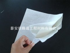 防滲復(fù)合土工膜裁剪技巧：精準(zhǔn)高效的藝術(shù)